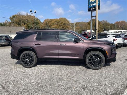 New 2026 Chevrolet Traverse RS image 2