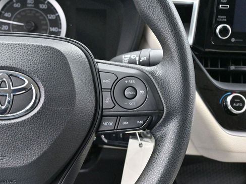Used 2021 Toyota Corolla LE image 15