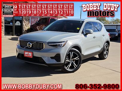 Used 2025 Volvo XC40 B5 Core