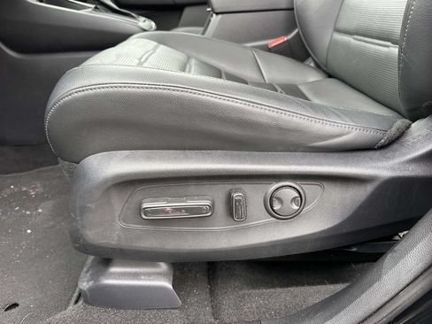 Used 2025 Honda CR-V EX-L image 11