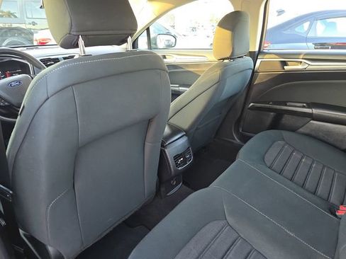 Used 2020 Ford Fusion SE image 12