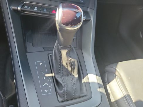 Used 2024 Audi Q3 2.0T Premium w/ Convenience Package AWD/4WD image 41