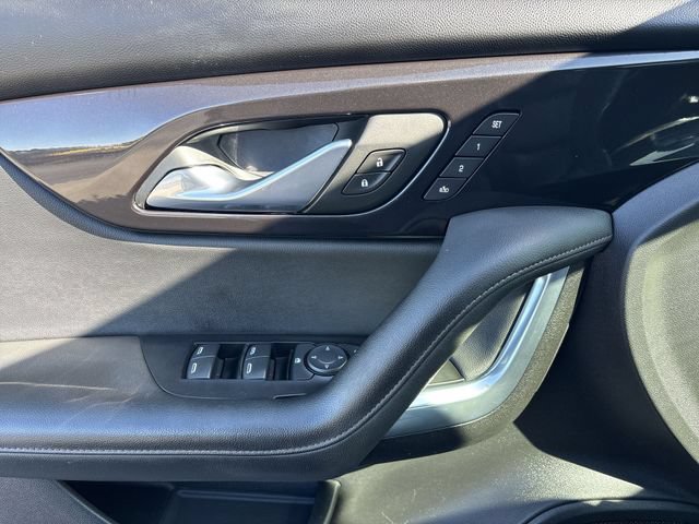 Used 2019 Chevrolet Blazer Premier w/ Sun and Wheels Package AWD/4WD image 23