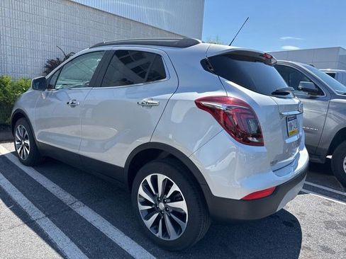 Used 2022 Buick Encore Preferred AWD/4WD image 4