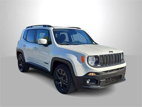 Used 2018 Jeep Renegade Altitude w/ Advanced Technology Group image 2