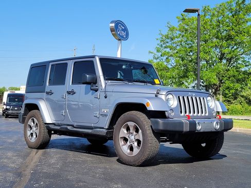 Used 2017 Jeep Wrangler Unlimited Sahara AWD/4WD image 1