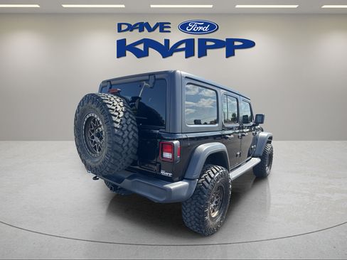 Used 2018 Jeep Wrangler Unlimited Sport S AWD/4WD image 7