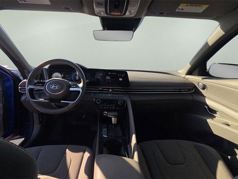 Used 2024 Hyundai Elantra SEL w/ Convenience Package image 31