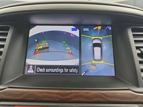 Used 2020 Nissan Pathfinder Platinum FWD image 28