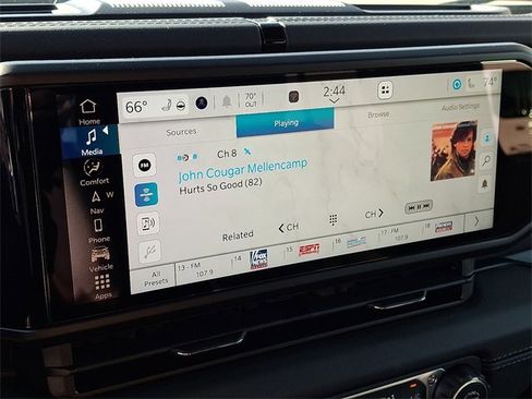 Used 2024 Jeep Wrangler Unlimited Rubicon w/ Technology Group image 17