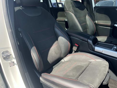 Used 2024 Mercedes-Benz GLB 250 image 27