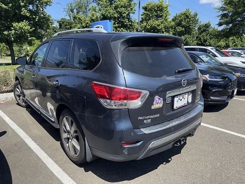 Used 2016 Nissan Pathfinder Platinum AWD/4WD image 3