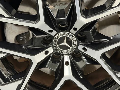 Used 2025 Mercedes-Benz GLC 350e 4MATIC image 19