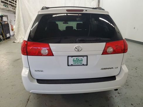 Used 2009 Toyota Sienna LE FWD image 4