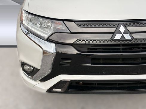 Used 2022 Mitsubishi Outlander LE image 11