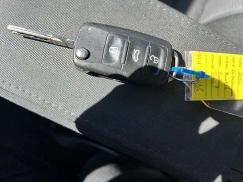 Used 2014 Volkswagen Beetle 2.5 image 26