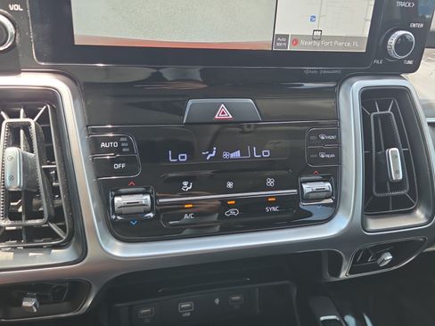 Used 2023 Kia Sorento S w/ Panoramic Sunroof Package FWD image 31