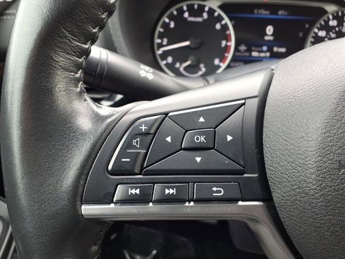 Used 2023 Nissan Sentra SV image 21