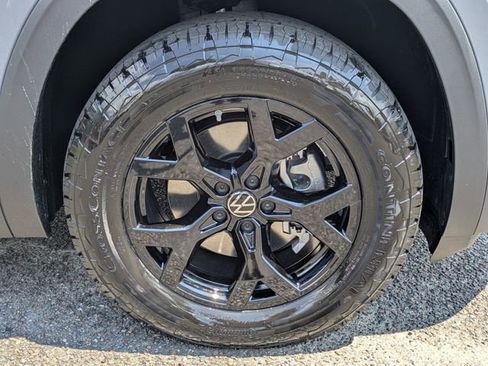 New 2026 Volkswagen Atlas Peak Edition image 11