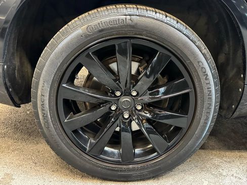 Used 2016 Volvo XC90 T6 Momentum w/ Momentum Plus Package image 9