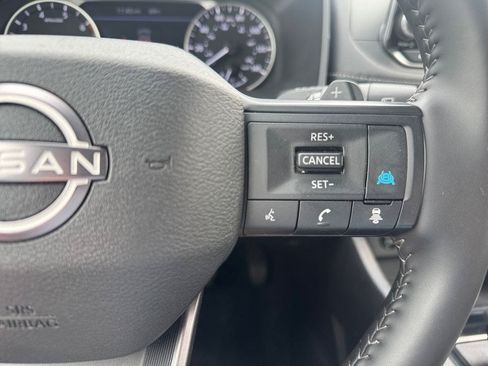 Used 2025 Nissan Rogue SV FWD image 20
