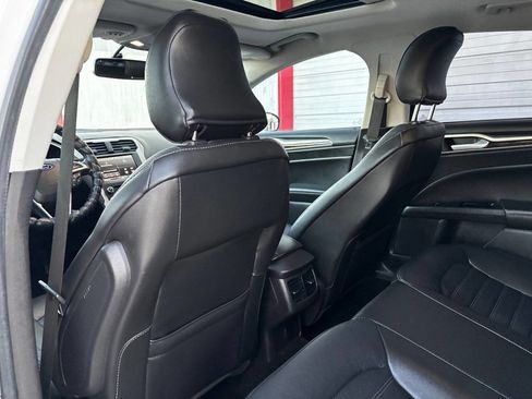 Used 2016 Ford Fusion SE w/ Equipment Group 202A image 28