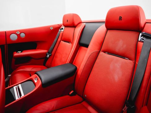Used 2017 Rolls-Royce Dawn RWD image 51
