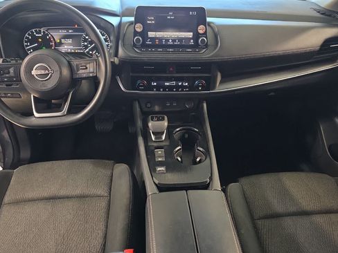 Used 2024 Nissan Rogue SV FWD image 4