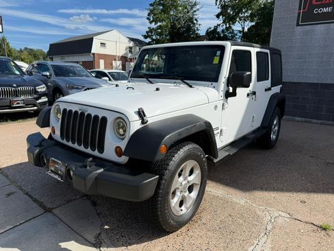 Used 2013 Jeep Wrangler Unlimited Sport image 3