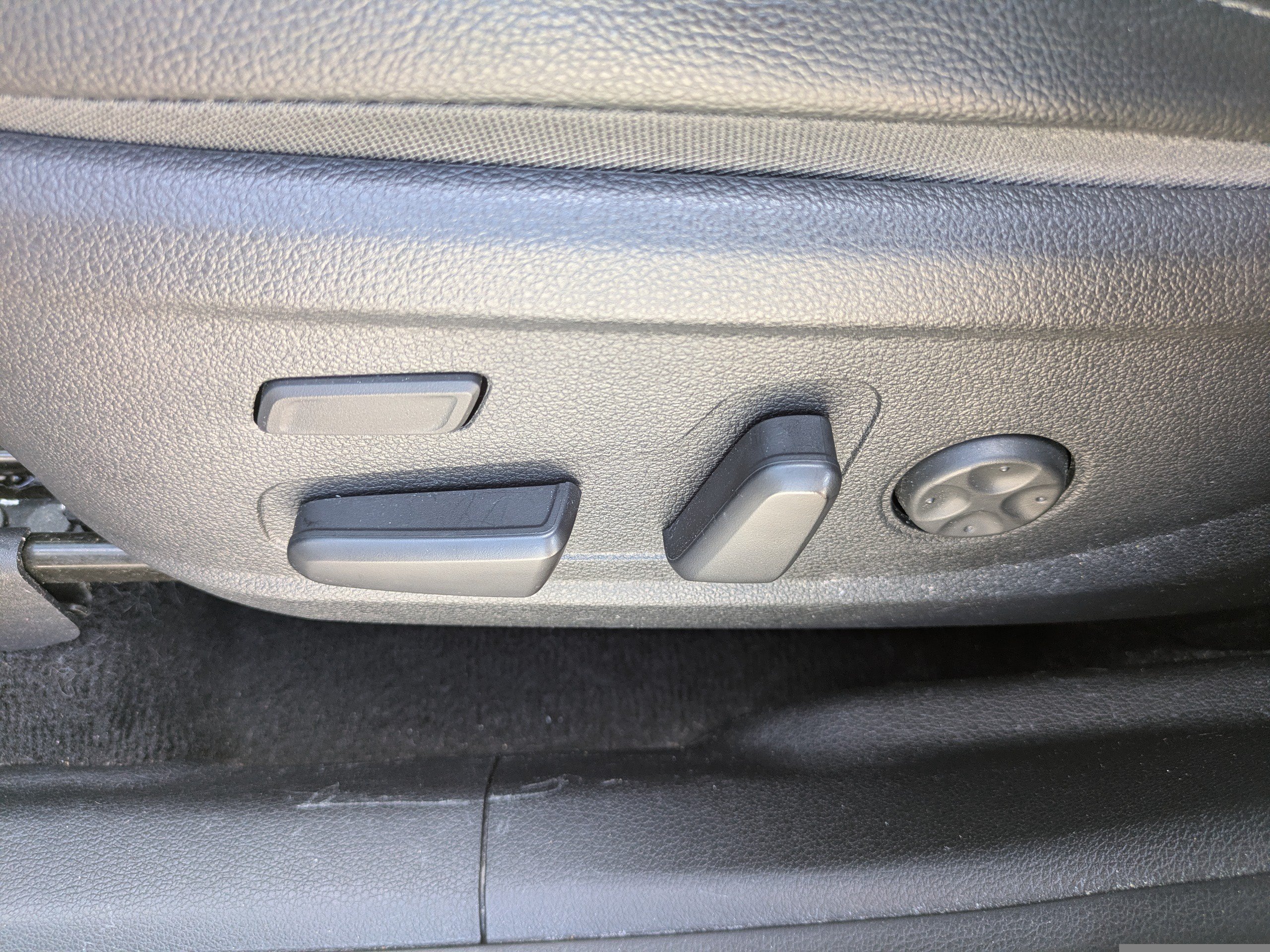 Used 2019 Hyundai Santa Fe FWD image 19