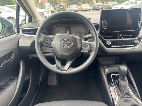 Used 2025 Toyota Corolla LE FWD image 14