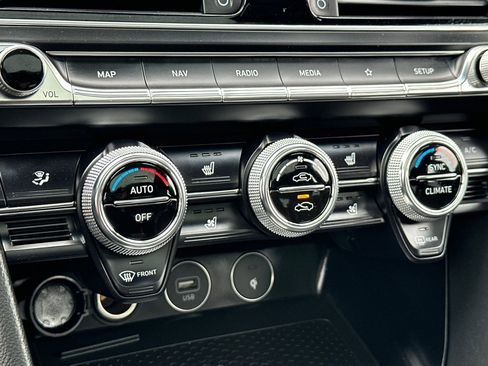 Used 2023 Genesis G70 2.0T w/ Sport Prestige Package image 20