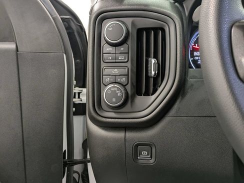 Used 2020 Chevrolet Silverado 1500 Custom w/ Custom Value Package AWD/4WD image 21