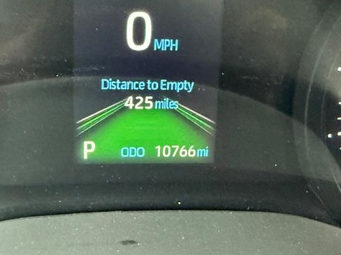 Certified 2024 Toyota Sienna XSE image 21