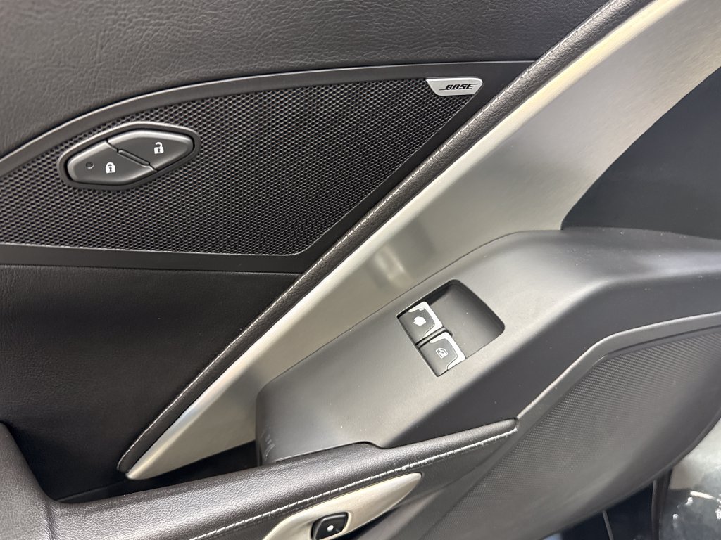 Used 2019 Chevrolet Corvette Stingray Coupe w/ 1LT RWD image 19
