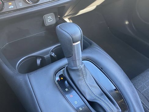 Used 2025 Honda HR-V LX image 13