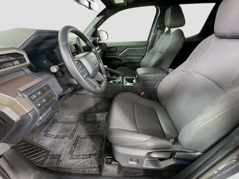 Certified 2024 Toyota Tacoma SR5 AWD/4WD image 21