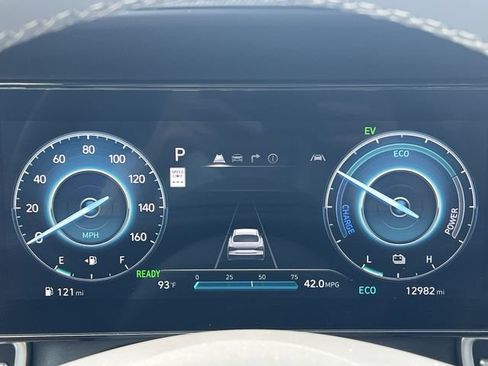 Certified 2025 Hyundai Elantra SEL FWD image 27