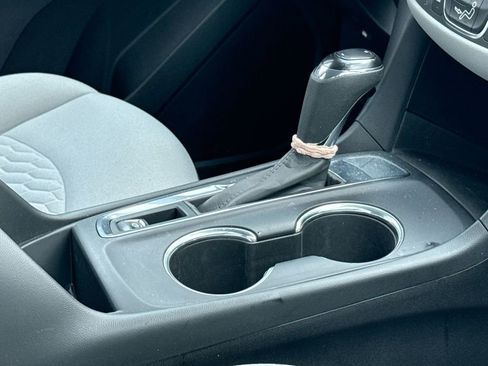 Used 2020 Chevrolet Equinox LS image 13