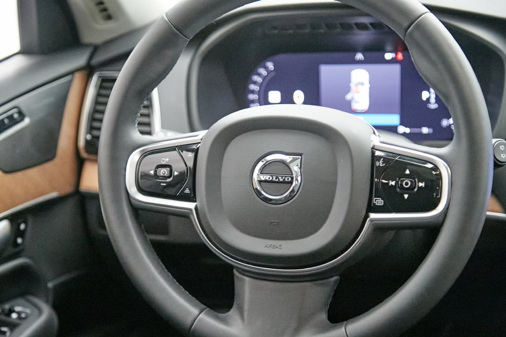 Certified 2024 Volvo XC90 B6 Plus w/ Protection Package Premier AWD/4WD image 28