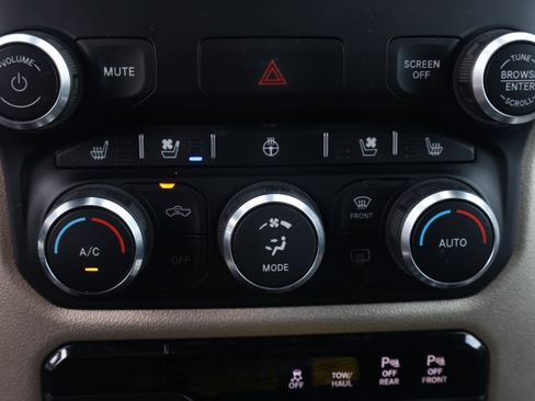 Used 2019 RAM 1500 Laramie w/ Sport Appearance Package RWD image 10