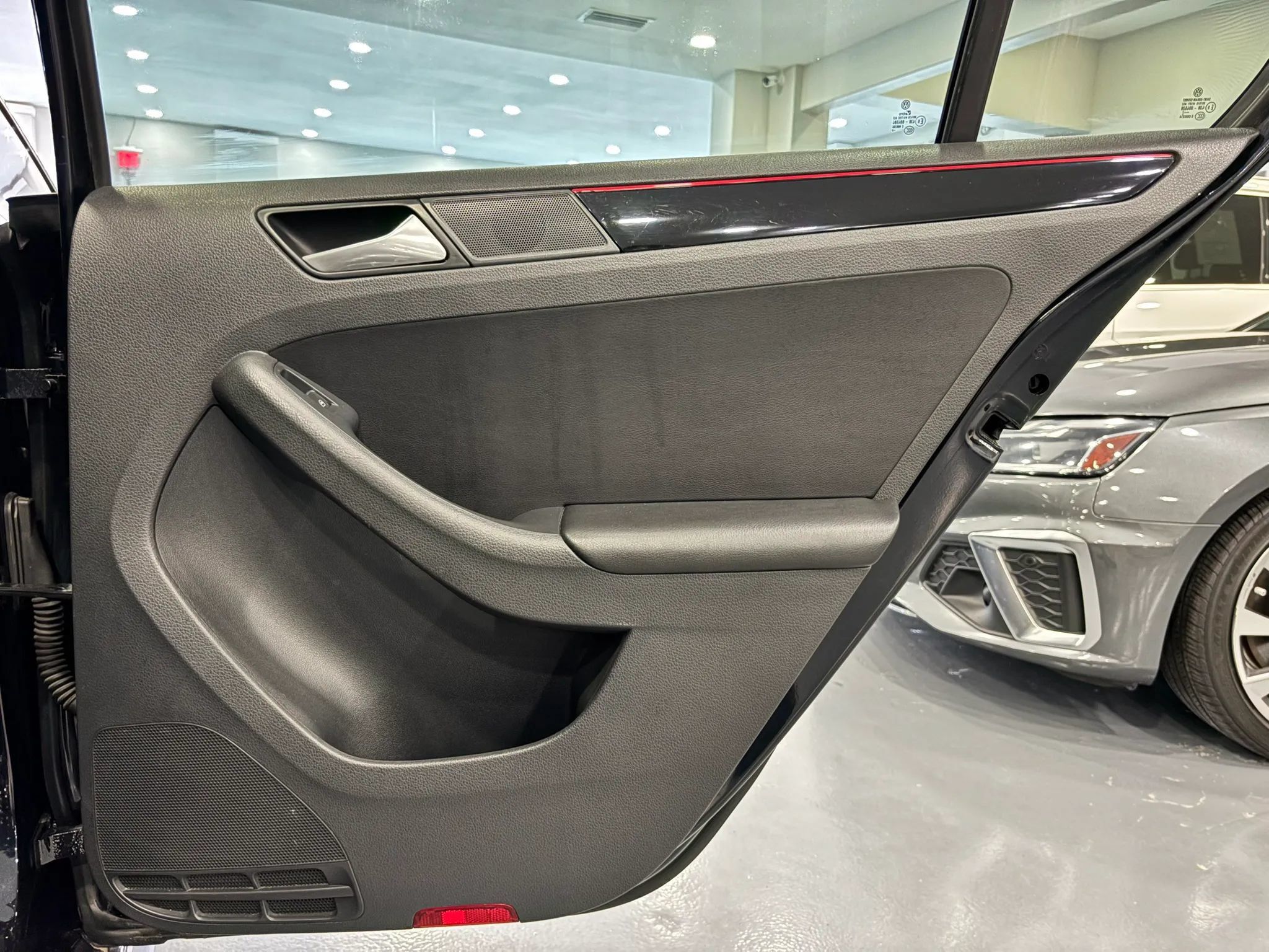 Used 2017 Volkswagen Jetta GLI FWD image 37