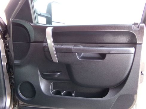 Used 2013 Chevrolet Silverado 2500 LT w/ Interior Plus Package image 16