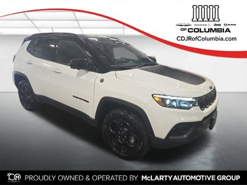 Used 2023 Jeep Compass Trailhawk w/ Trailhawk Elite Group image 1