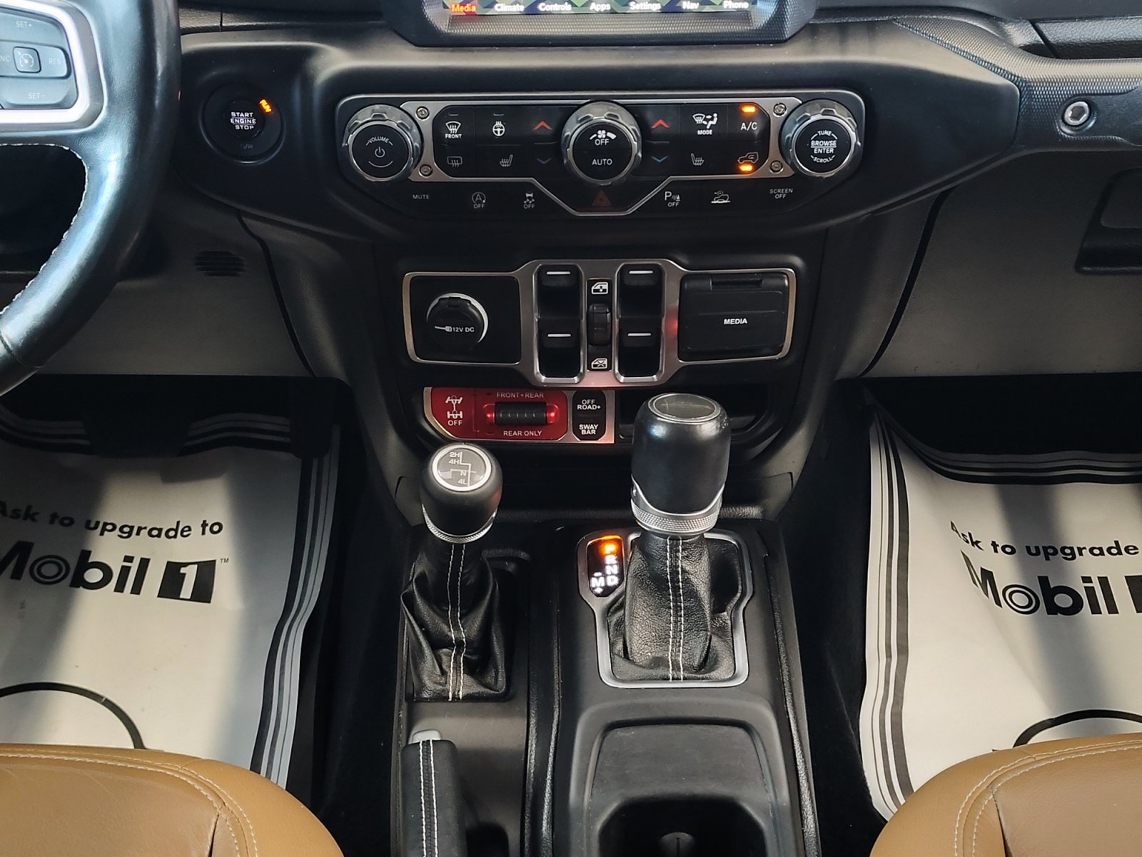 Used 2020 Jeep Gladiator Rubicon AWD/4WD image 23