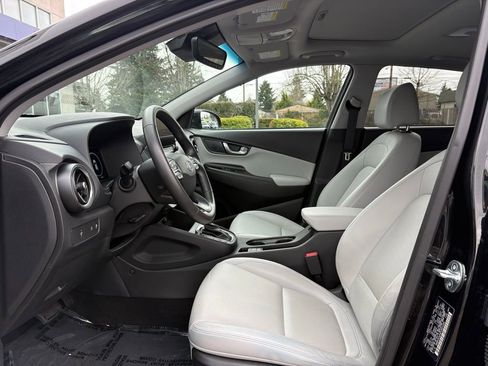 Used 2023 Hyundai Kona Limited image 12