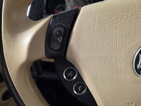 Used 2014 Maserati GranTurismo Convertible RWD image 19