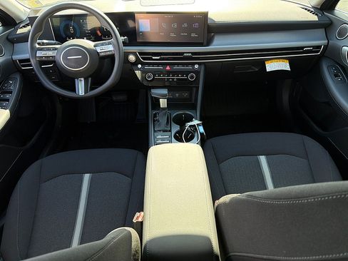 Certified 2025 Hyundai Sonata SE image 6