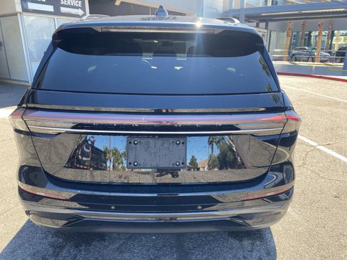 Used 2024 Lincoln Nautilus Reserve w/ Equipment Group 203A AWD/4WD image 6