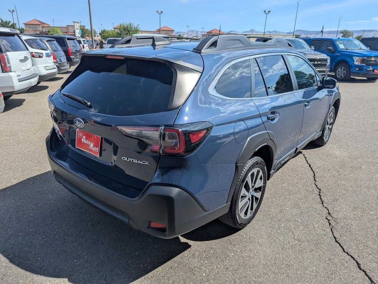Used 2023 Subaru Outback Premium AWD/4WD image 5